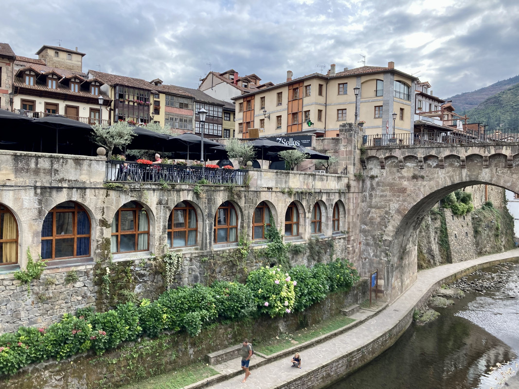 5B2734BF-F912-428E-8CF6-9B0D940C28D5