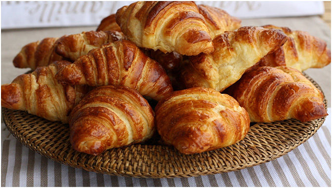 Buttermilchkipferl leckere Frühstückshörnchen Buttermilchkipferl leckere Frühstückshörnchen