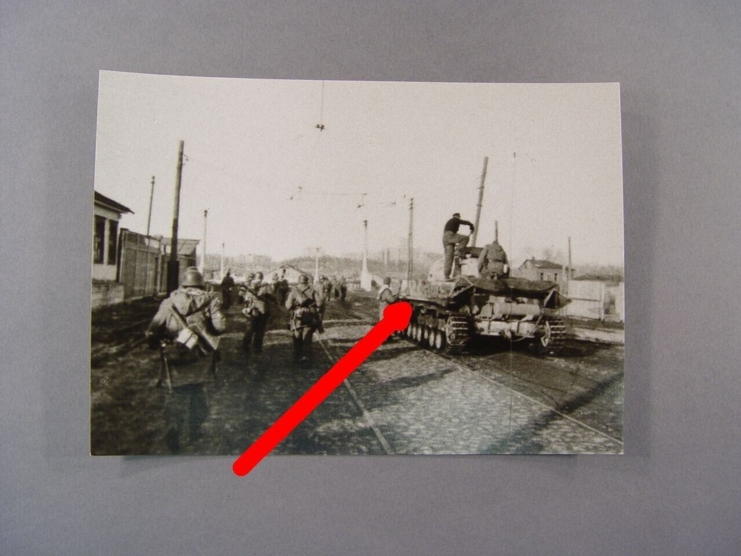 Fotos, Kampf um Charkow 1943, Sturmgeschütz Panzer Halbkette1