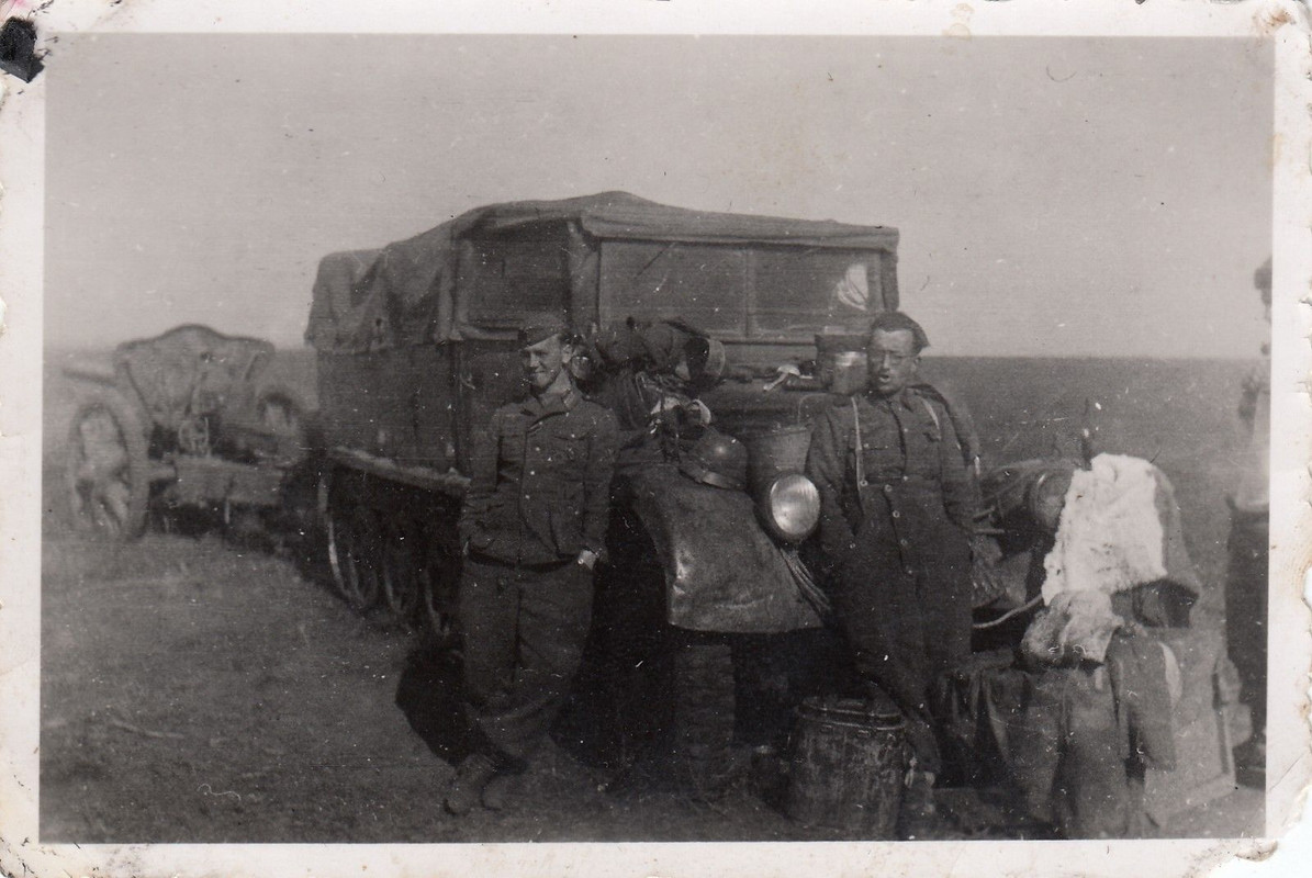 Sd KFZ Halbketten LKW mit schweren Geschütz Ostf