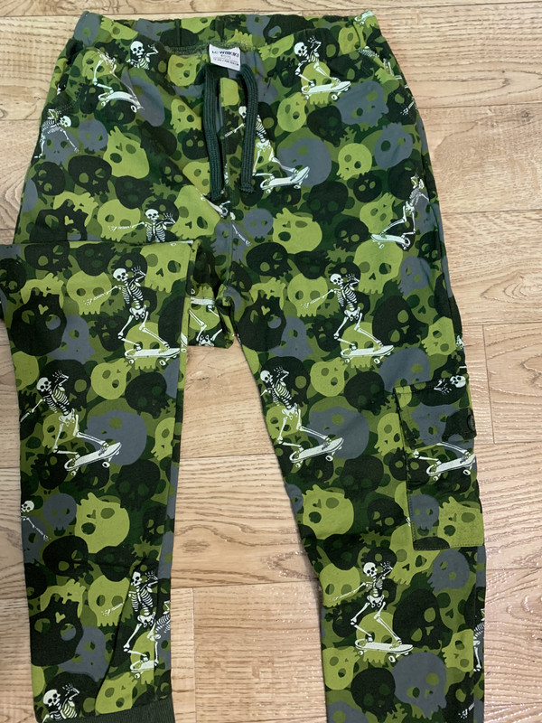 16B24304-B4FD-41FB-BEF2-0497CCB78000