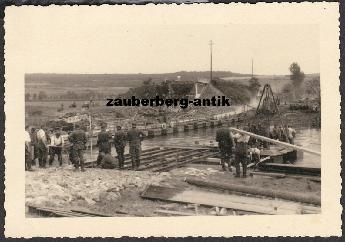 Foto Wehrmacht Frankreich Holland Belgien Pioniere bauen Ersatz Brücke WK2