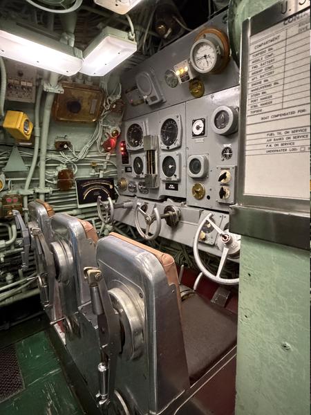 60-control-room-07.jpg