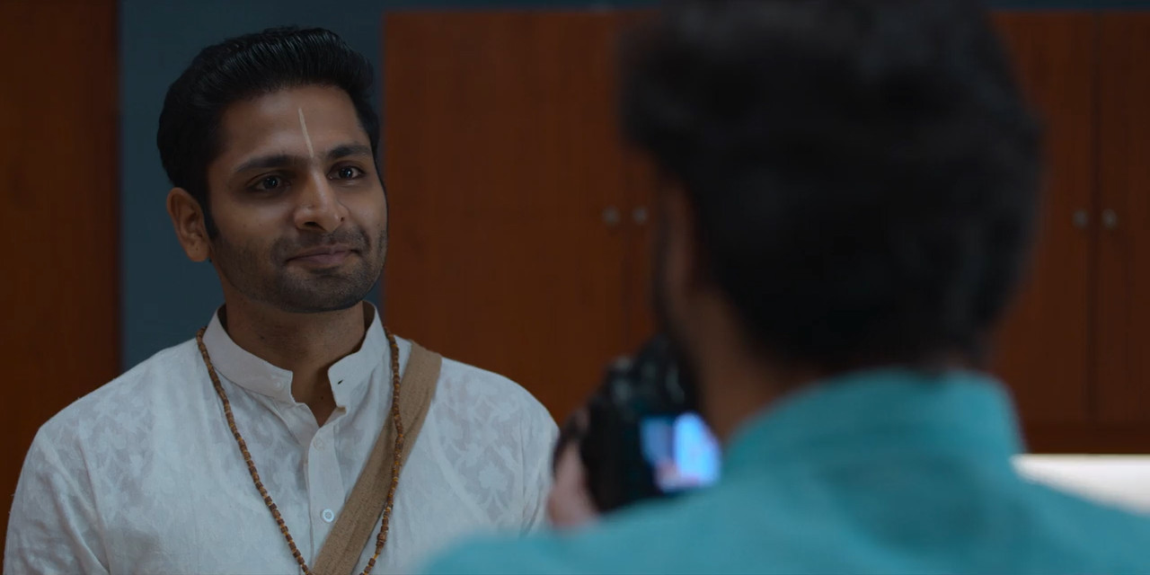 Tribhanga 2021 WebRip [Hindi + Tamil + Telugu] 480p 720p ESub Screenshot