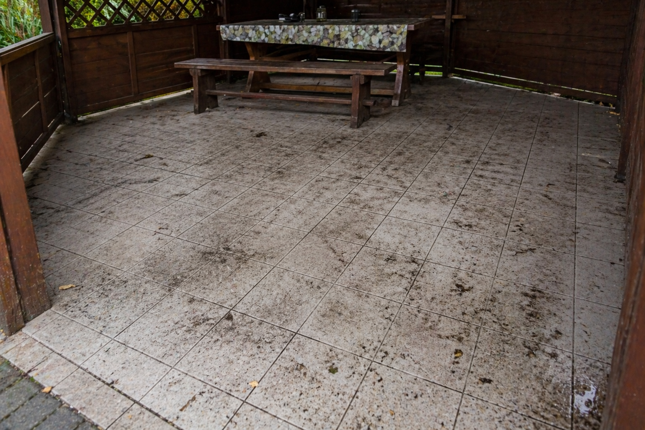 Czyszczenie altan i tarasów