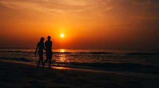 Thơ hoạ Nguyễn Thành Sáng & Tam Muội (1751) Sunset-beach-with-silhouette-couple-118086-986