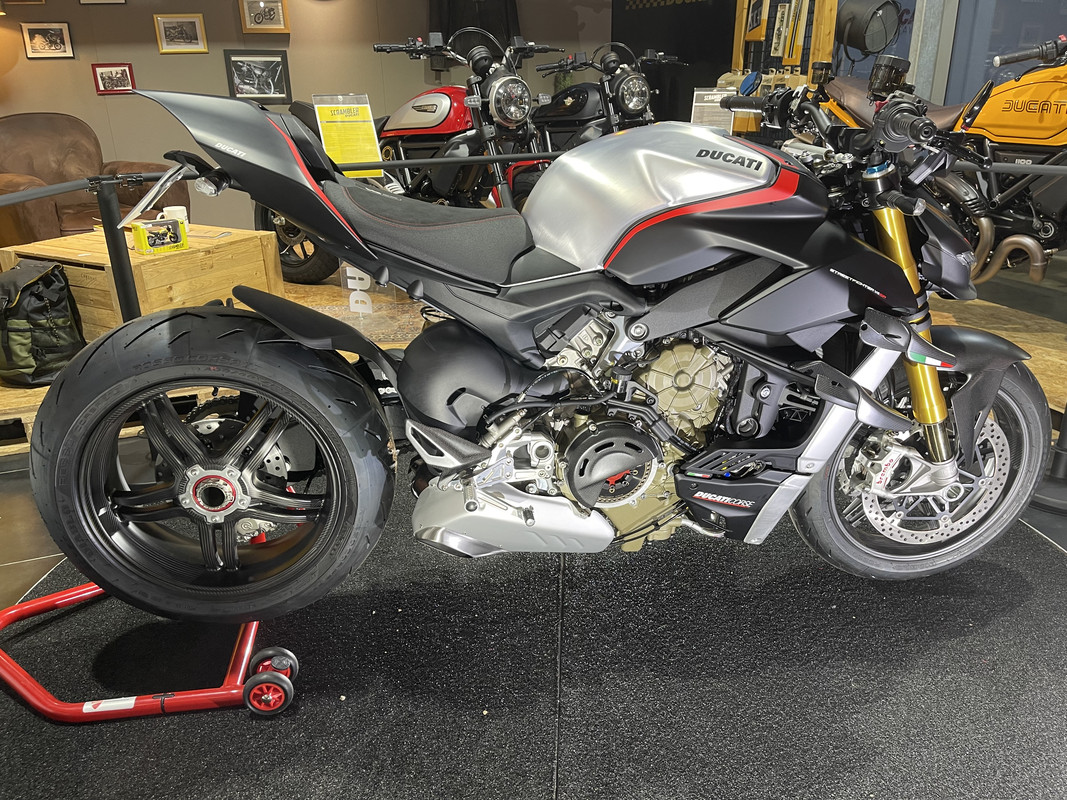 F6998E88-891A-46EE-B2D4-862862C72A14