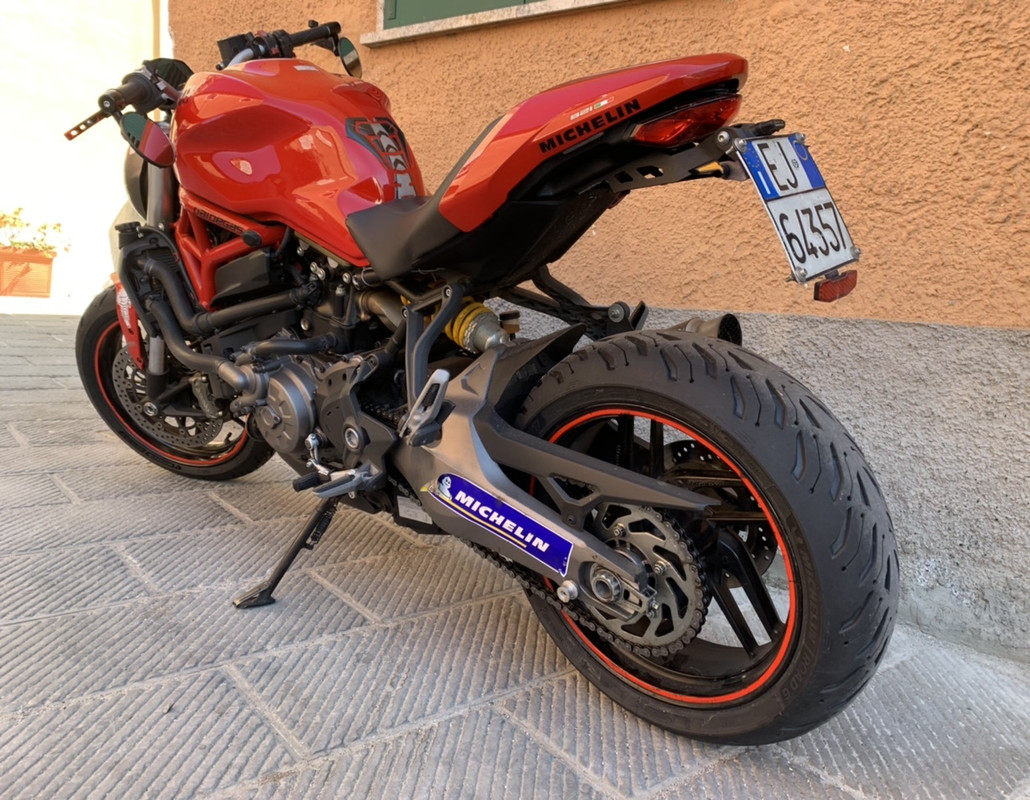 21950B55-0110-4223-A83E-63566470D7C6