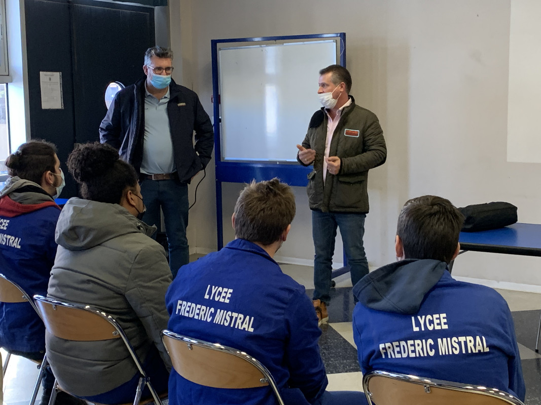 889282DE-9723-4C9E-B333-59194150AEFB