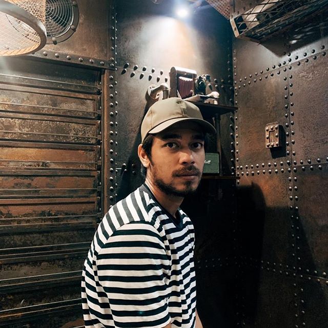Wafda Saifan Lubis adalah penyanyi dan aktor berkebangsaan Indonesia yang terkenal melalui perannya dalam film