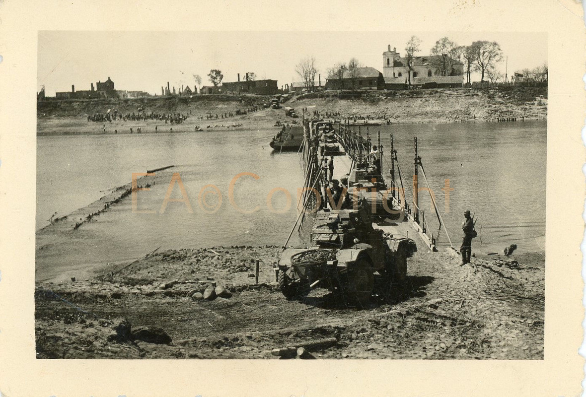 Russland Beute Panzerspähwagen Panhard Panzer Ta