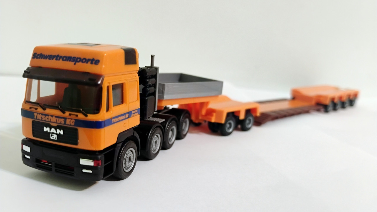 Mach (3302)