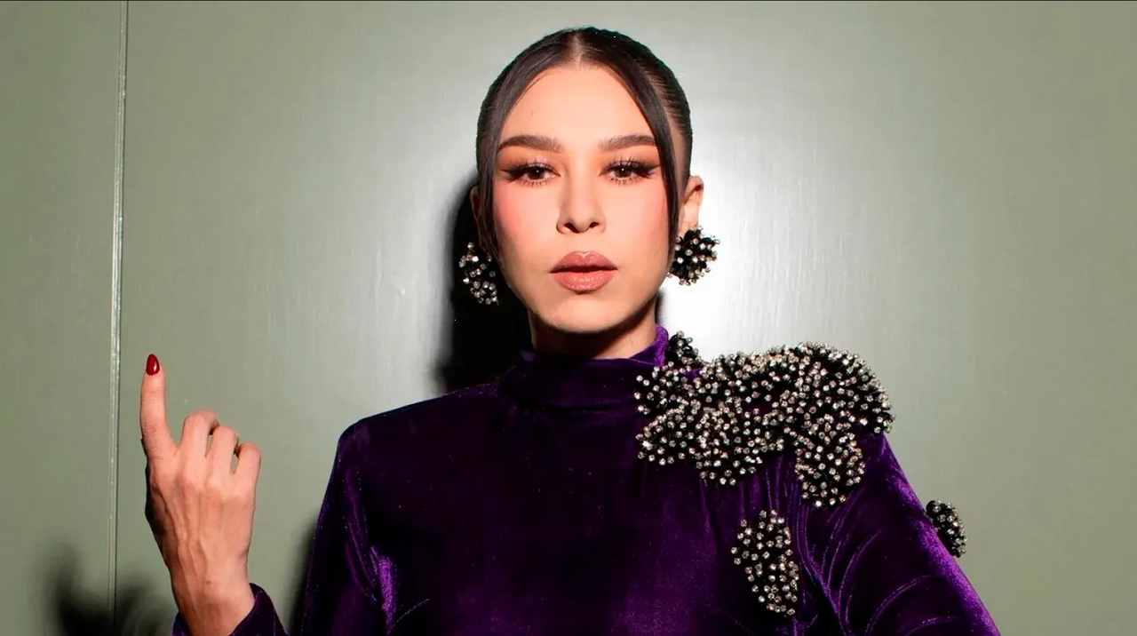 Denisse Guerrero sorprende con sensual look inspirado en Amy Winehouse durante su gira