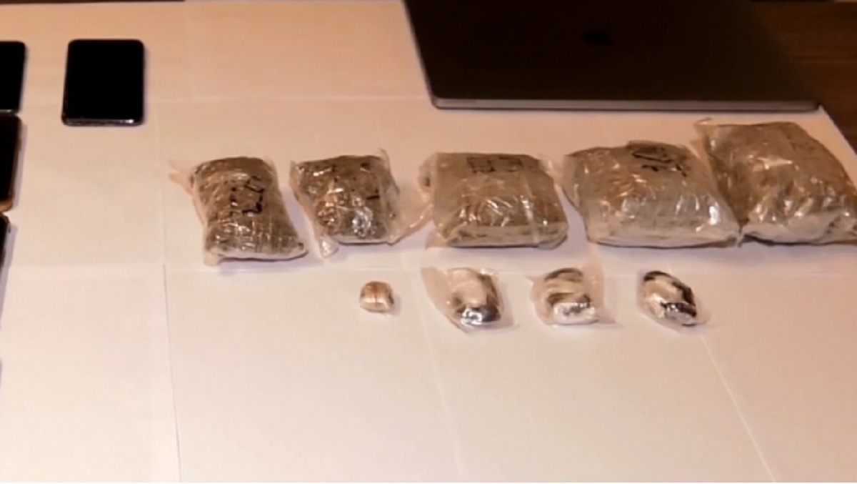 განსაკუთრებით დიდი ოდენობით ნარკოტიკული საშუალება ამოიღეს - დაკავებულია ბელორუსის 2 მოქალაქე