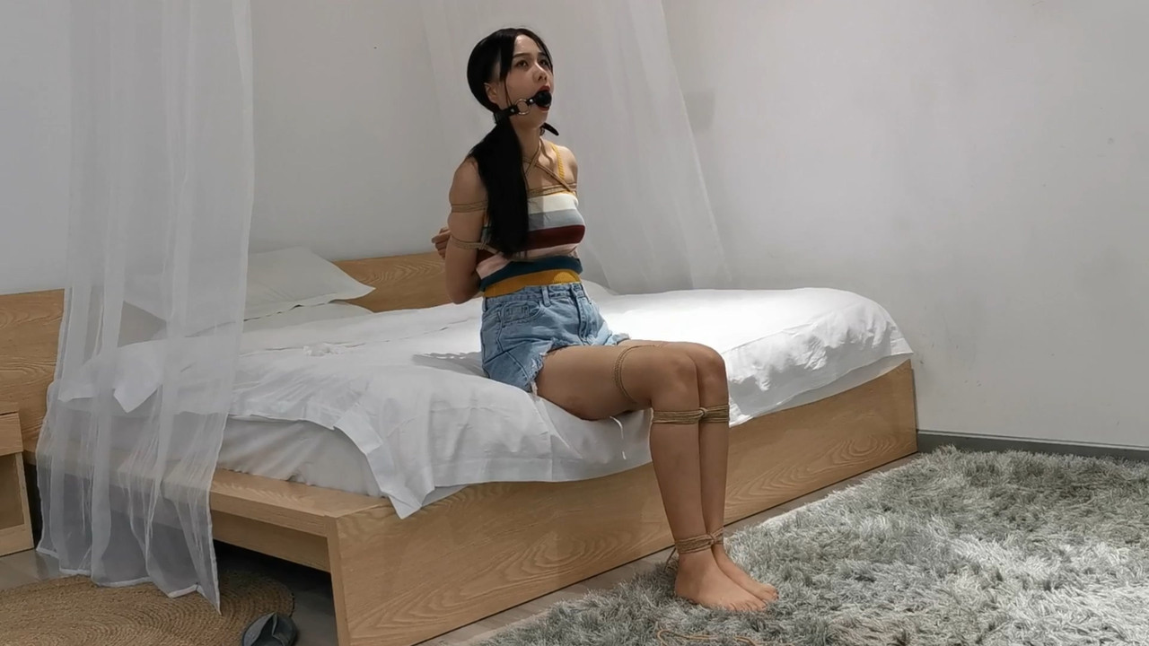 奥特曼 佛系拍摄之美术生绒绒.mp4_20201102_091025.858