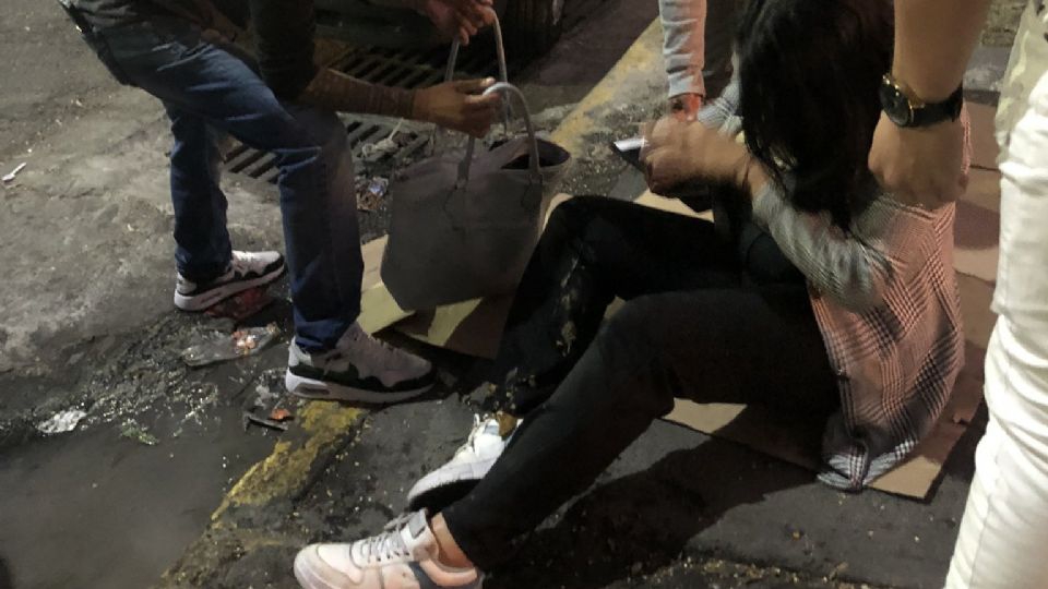 A una semana de las muertes de Esmeralda y Sofía, mujer sufre accidente por coladera sin tapa en CDMX