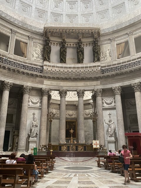 Nápoles Via Toledo y Quartieri Spagnoli - Nápoles y algo más y algo menos. Agosto 2022 (4)