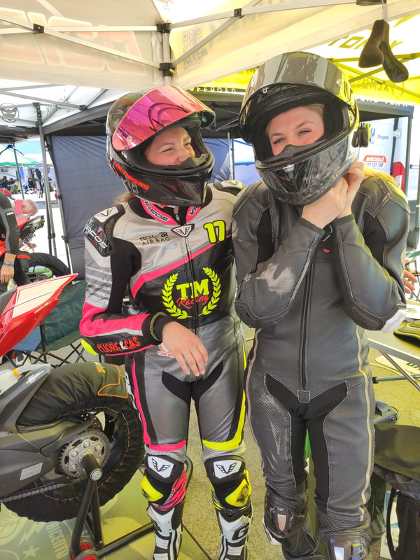 9A07DB31-DC49-4D5B-8D67-E9C0EFBA2C38