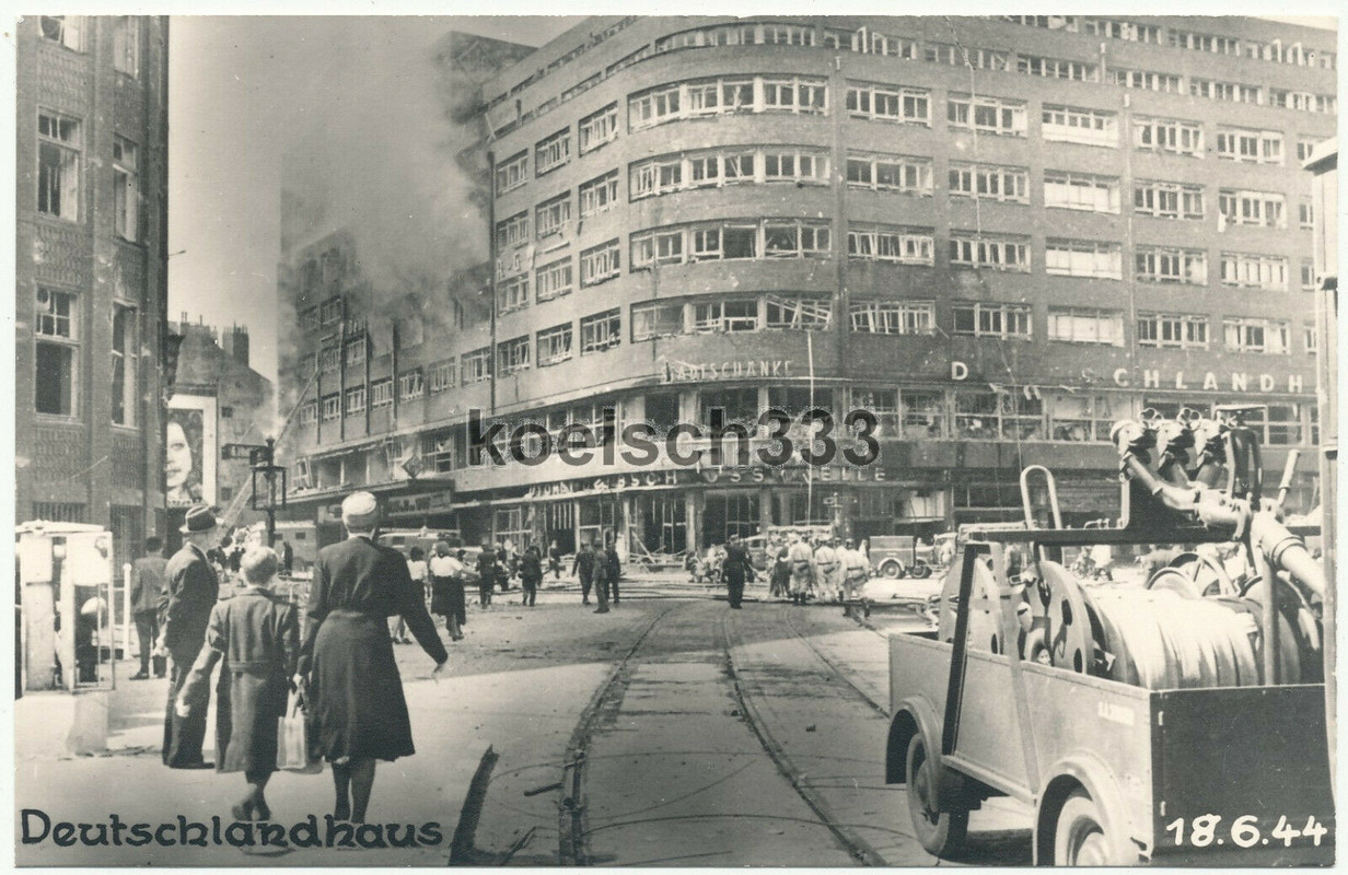 Foto Bombenkrieg in Hamburg Deutschlandhaus am 18.6.1944 Ruinen Trümmer