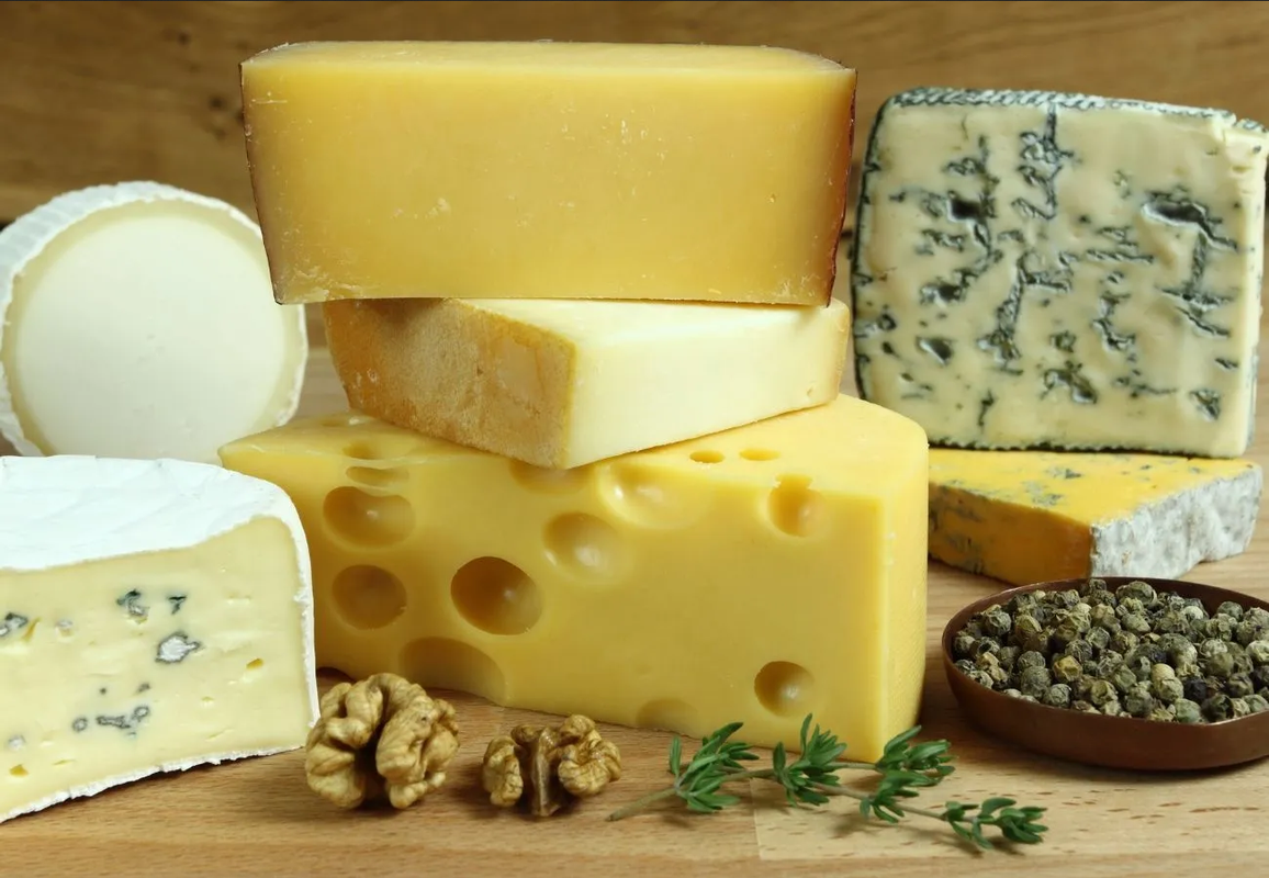¿Eres fan del queso? Estas son las razones por las que debes disminuir su consumo
