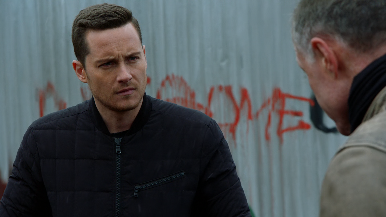 Chicago.P.D.S08E15.The.Right.Thing.1080p.10bit.AMZN.WEB-DL.DDP5.1.HEVC-Vyndros.mkv_snapshot_31.46_[2