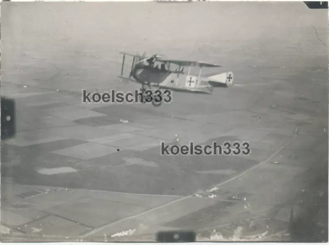 Foto deutsches Doppeldecker Flugzeug im Flug ... Jasta Frontflieger 1918 (1)