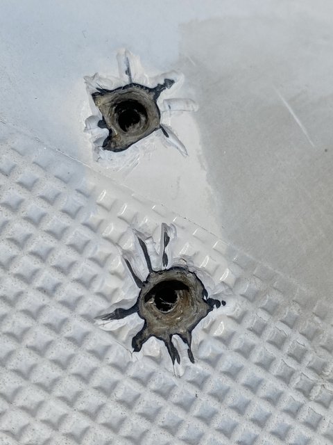 AC3D0BD7-0BAB-4C2D-8E3A-76312D6DC7AE