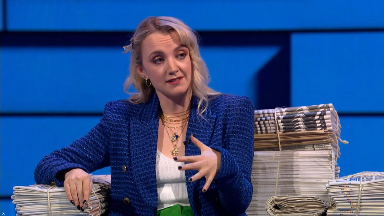 Evanna Lynch 041121.mp4_snapshot_07.55_[2021.11.04_23.55.52]