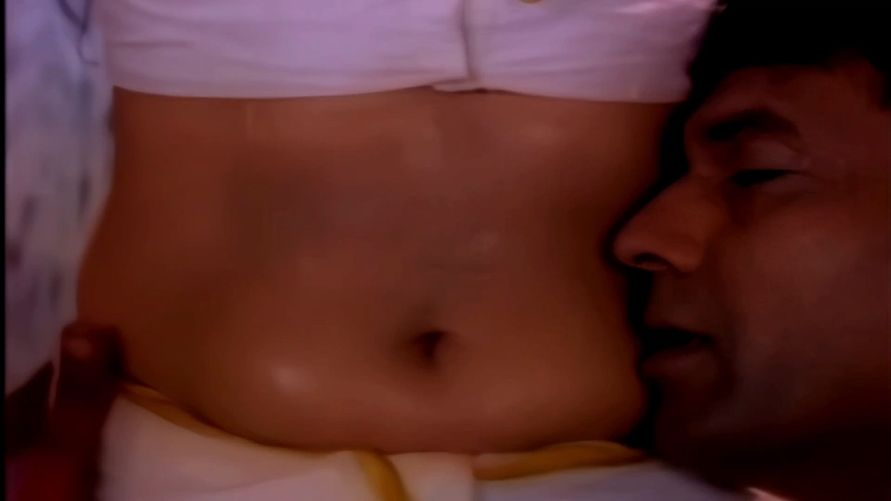 Mallu Maria Erotic Romance in white Saree.mp4_snapshot_02.22.000