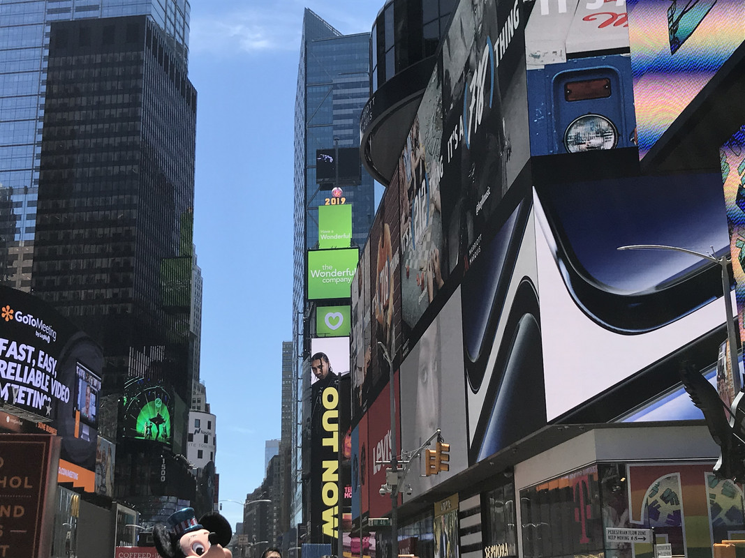 D849E90A-1EE1-4544-B308-272853E10B7F