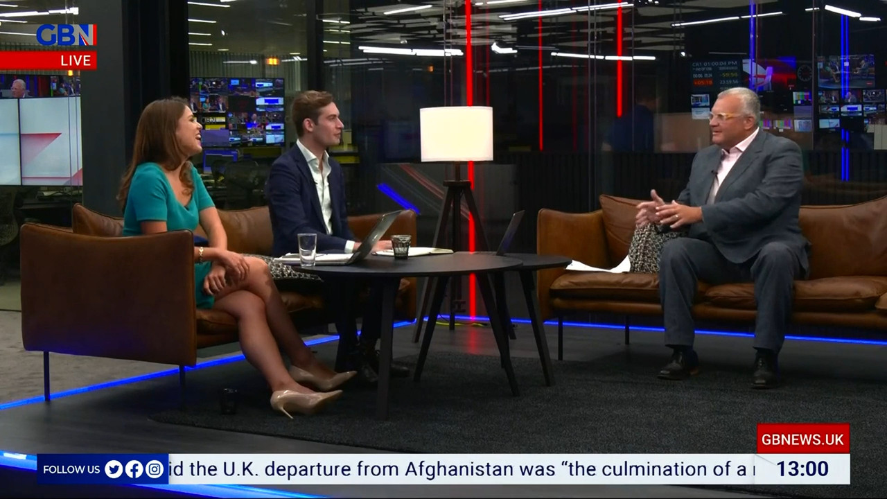 08.30 - 12.00.00 - DePiero & Halligan. What makes Britain tick - the ..._001.ts_snapshot_01.54.962
