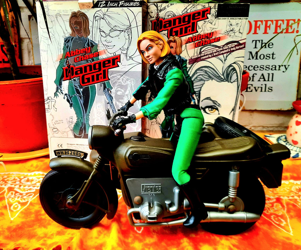 New recruit to my Dragon Figures * Abbey Chase AKA Danger Girl ***** 354610686-10160996685823554-4109811002070888826-n