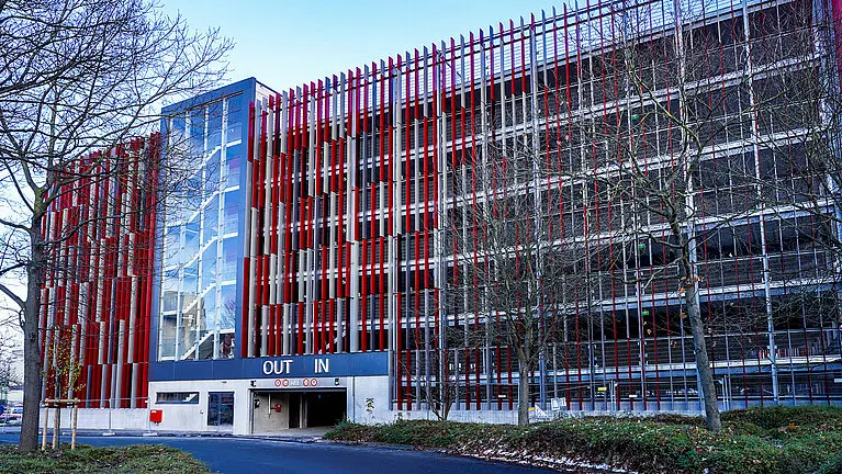2023-12-uni-paderborn-neues-parkhaus-uni-2.webp