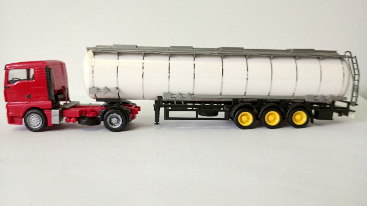 Mach (3812)