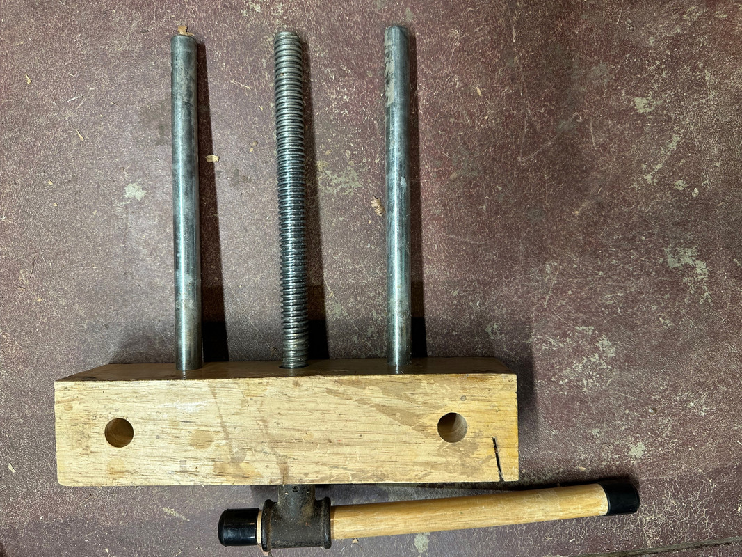 The vise hardware is junk, the acme thread is strong enough but there is a ton of slop.