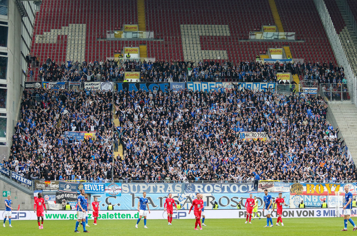 1-fc-kaiserslautern-hansa-rostock-2-bundesliga-2022-2023-15