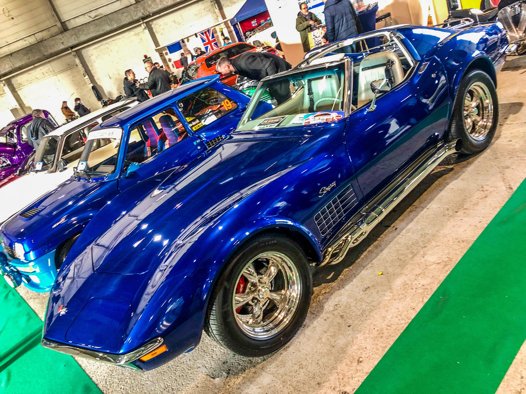 6F29B947-E56A-4833-AD46-29D3A7B02A5A