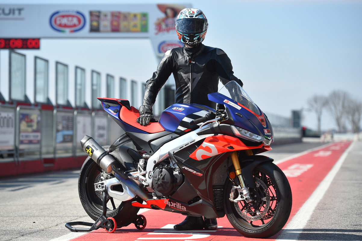 E8F4B568-27AD-4A33-8955-1DB804BB1D48