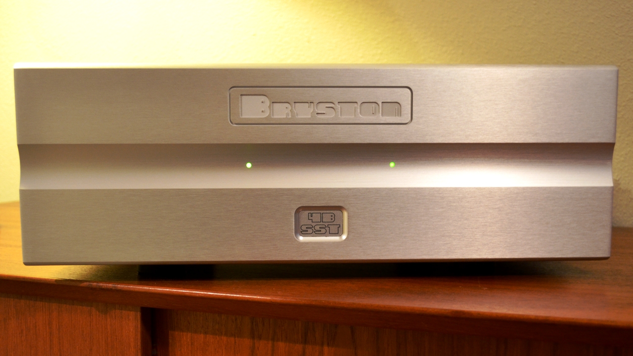 Bryston-4-B-SST-17-inch-Faceplate-1.jpg