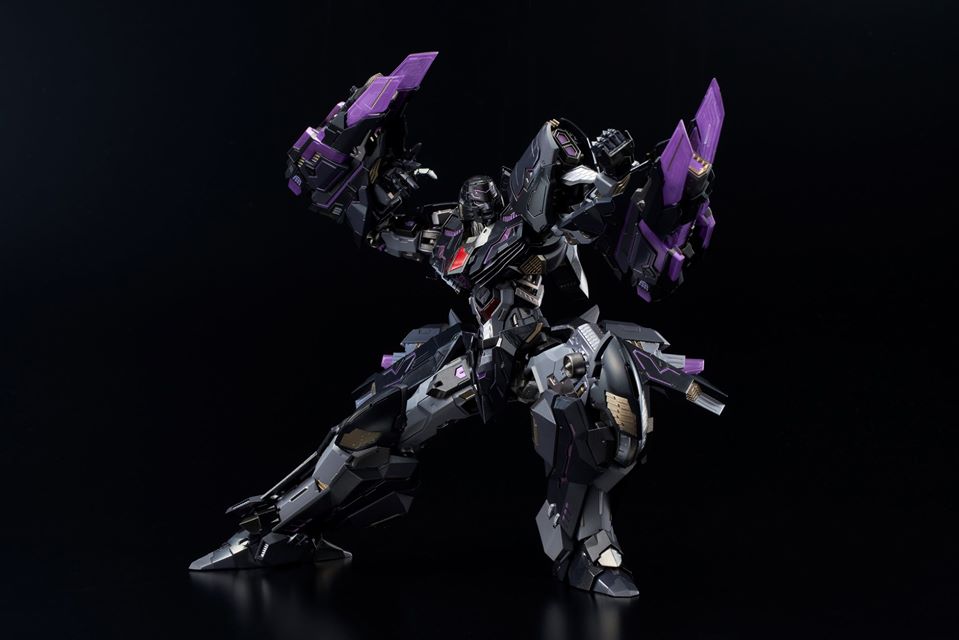 Flame-Toys-Kuro-Kara-Kuri-Megatron-11
