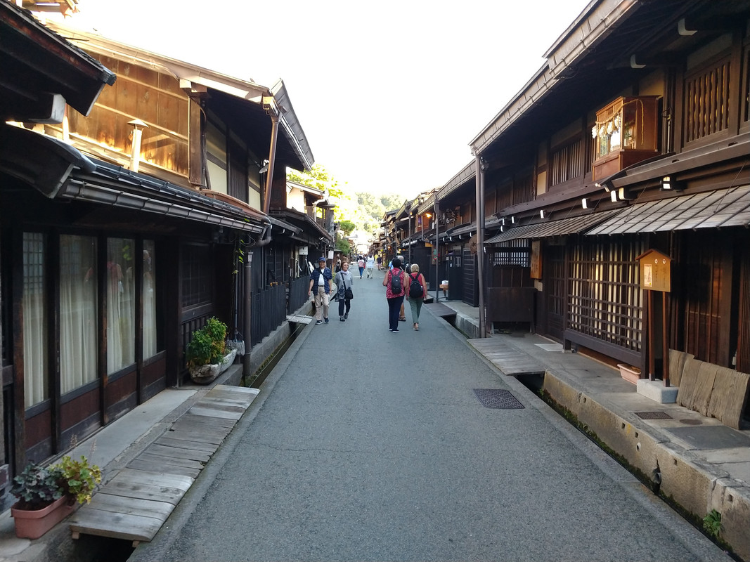 LUNES 3 - Takayama - JAPON. UNA GRAN AVENTURA , SIN ENAMORAMIENTO FINAL (4)