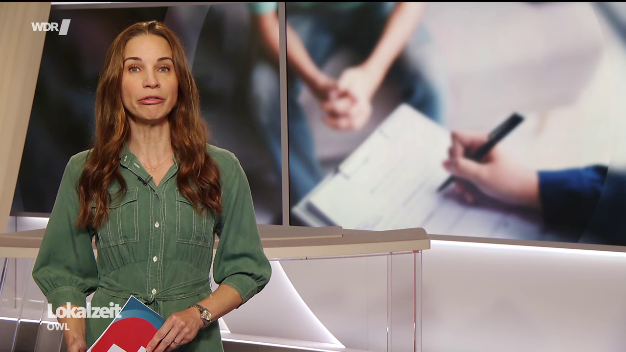 Kristina Sterz WDR Lokalzeit OWL 05 06 2026 82X Caps 48