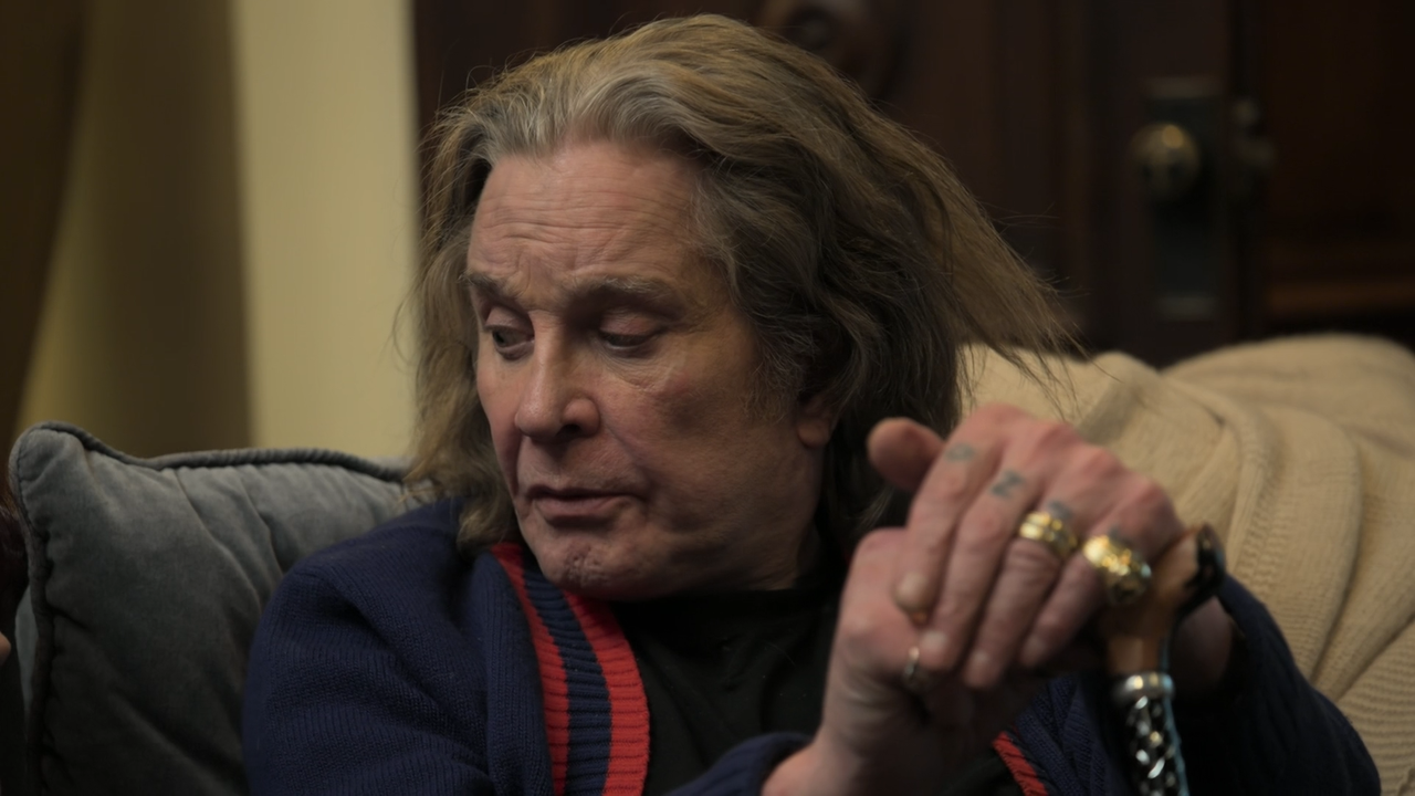 mpv-shot_Sharon.and.Ozzy.Osbourne.Coming.Home.2025.1080p.AMZN.WEB-DL.AVC-Нечипорук_00_16_23_0006