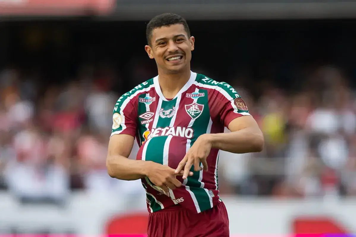 Andre playing for Fluminense