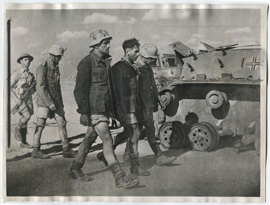 Foto LIBYEN P.O.W. Wehrmacht Sturmgeschütz StuG III Sonderverban