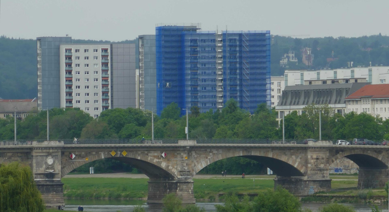 Bild: https://i.postimg.cc/KvsJxrgG/P1360267.jpg