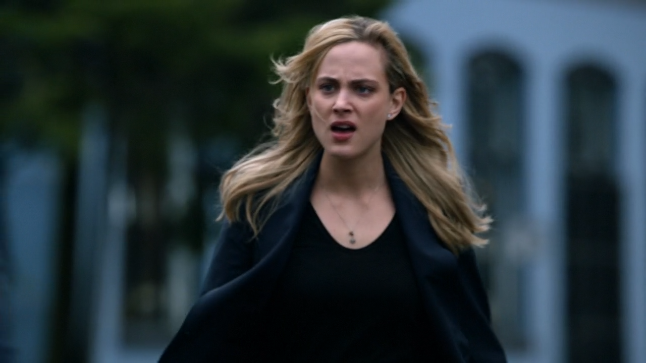 Zoo.2x01.The.Day.Of.The.Beast.ITA.ENG.720p.WEB-D