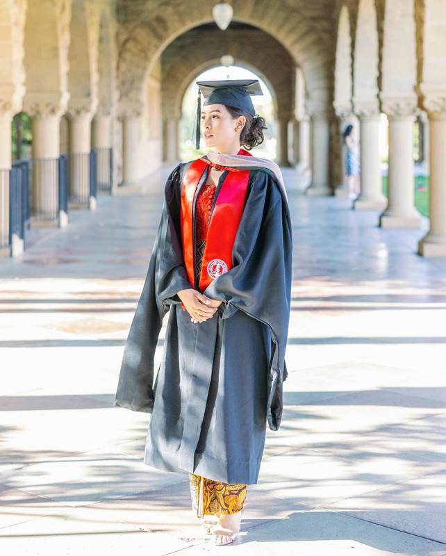 Maudy Ayunda lulus S2 dari Stanford University