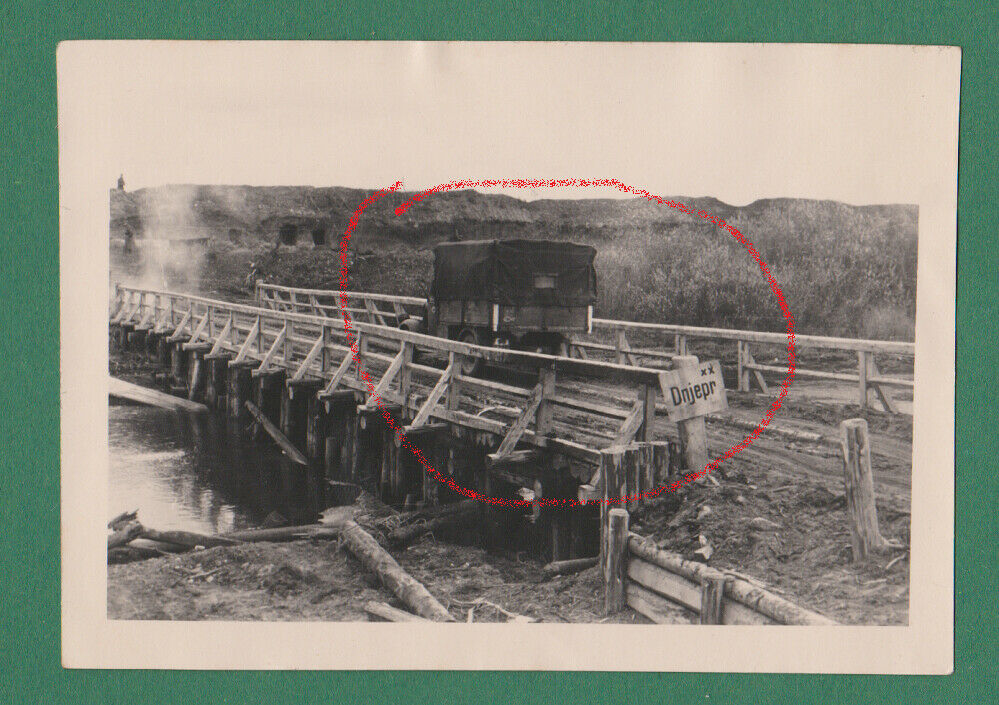 Foto 35 inf. Division WH Ostfeldzug Russland Dnjepr Brücke