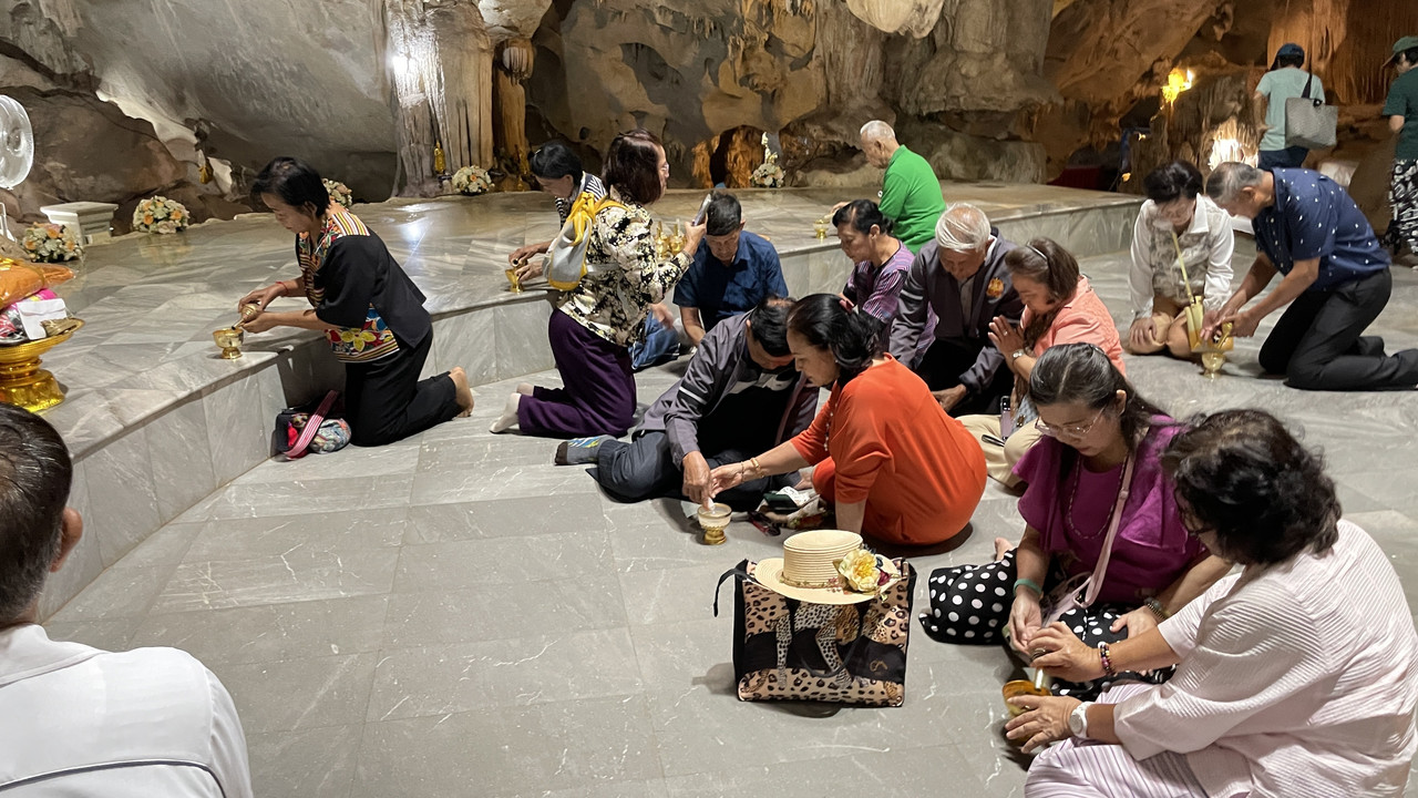 F7959B8D-A1F6-445B-B764-95669DD06F7B